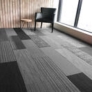 Vous recherchez des dalles de moquette Interface? Shuffle It Skinny Planks dans la couleur Shades of Grey est un excellent choix. Voir ceci et d'autres dalles de moquette dans notre boutique en ligne.