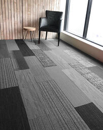 Vous recherchez des dalles de moquette Interface? Shuffle It Skinny Planks dans la couleur Shades of Grey est un excellent choix. Voir ceci et d