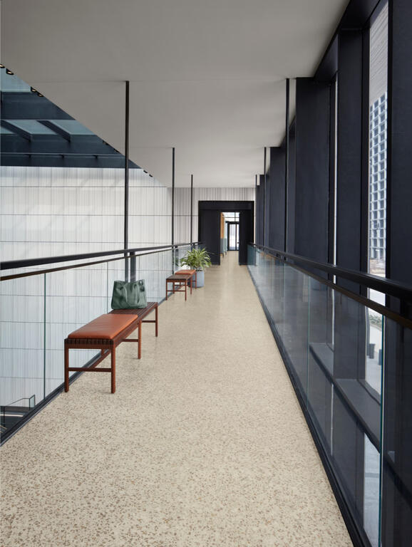 Interface LVT In The Mix Terrazzo PVC / PVC/LVT / 50 cm x 50 cm / Marron, Beige