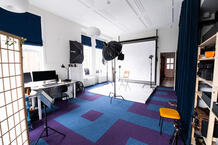 Studio photo dans le Batavierhuis à Rotterdam.

Heuga 584 Purple en Heuga 727 Blue